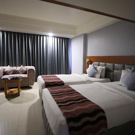 Eastin Hotels Hyderabad Eksteriør bilde