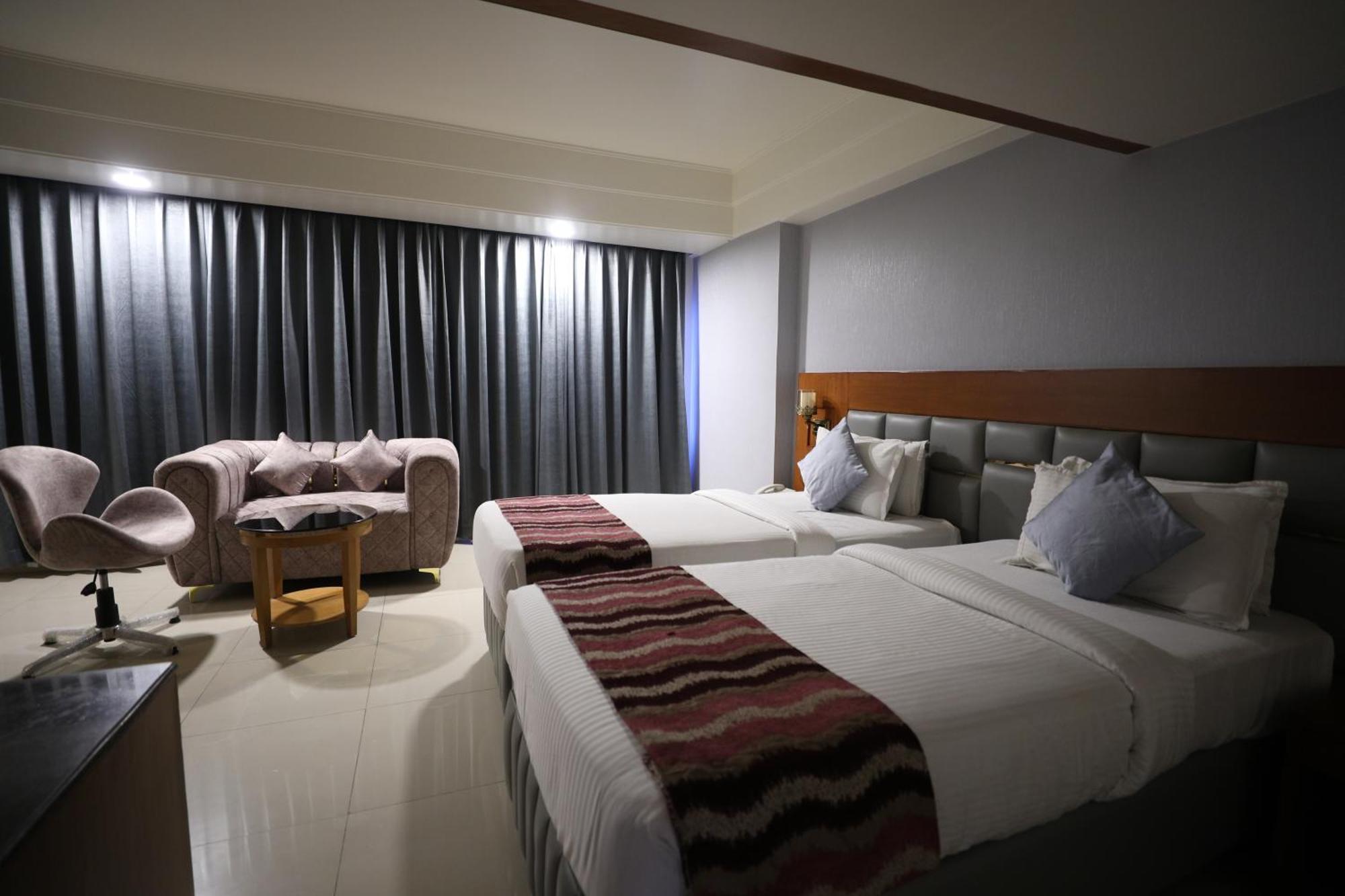 Eastin Hotels Hyderabad Eksteriør bilde