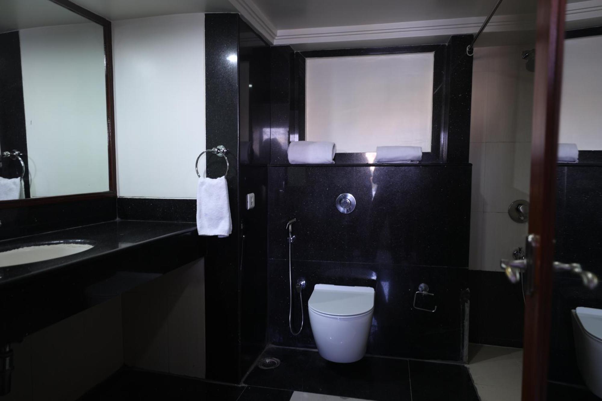 Eastin Hotels Hyderabad Eksteriør bilde